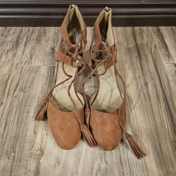 Heels - Picture 4 of 6